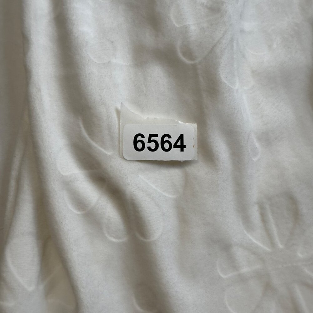 kate spade nwt short white robe cozy, very soft luxury - Picture 4 of 8